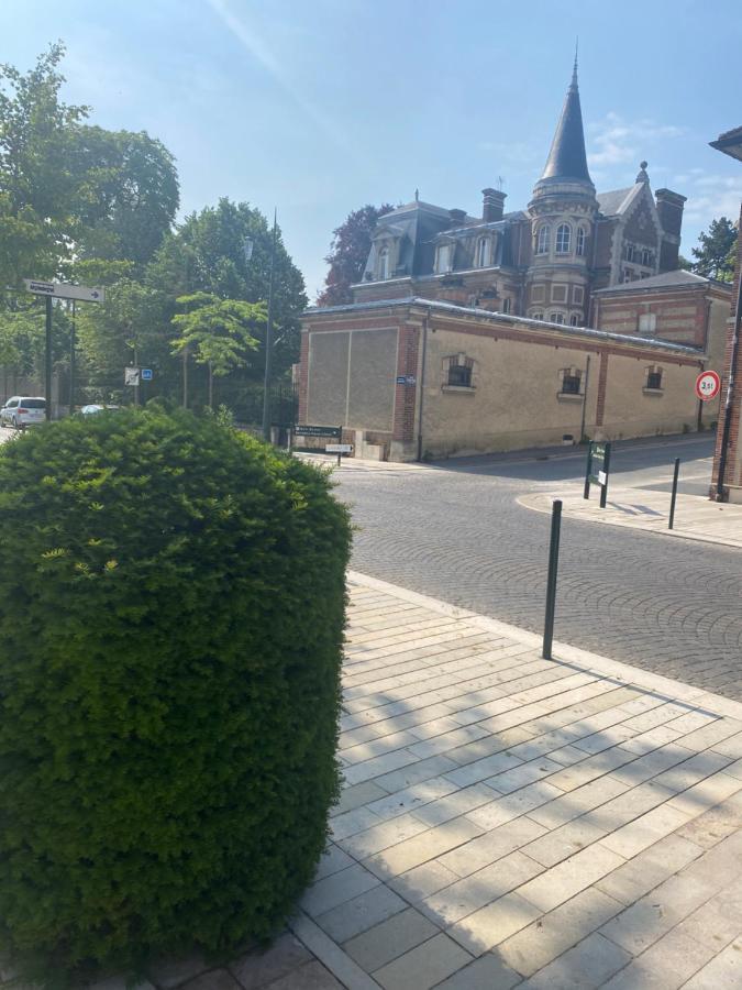 Avenue De Champagne Epernay Private Parking Épernay Exterior foto